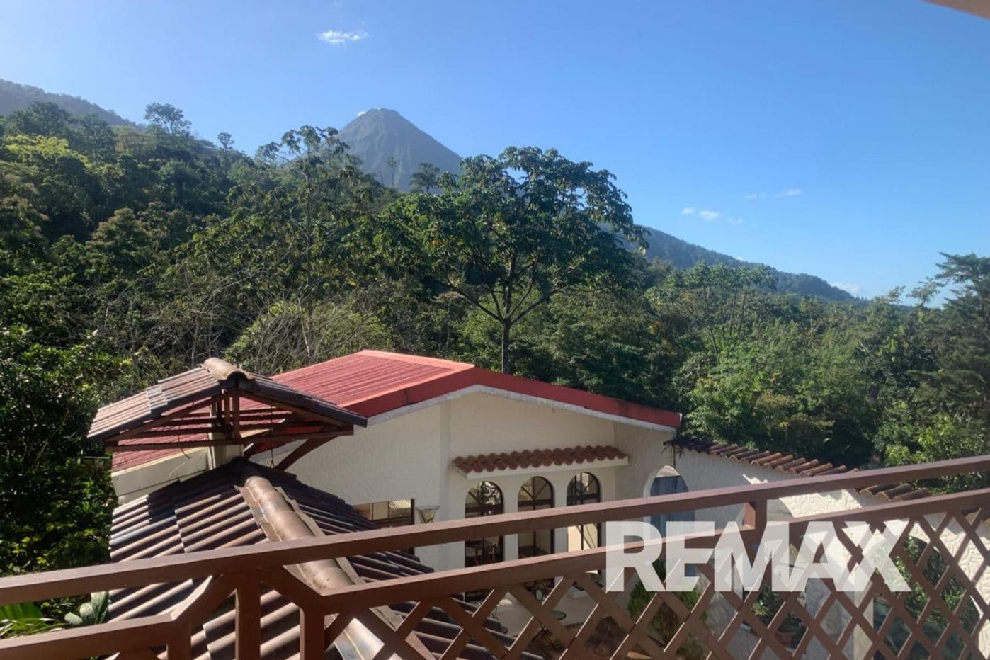 La Fortuna Boutique Hotel for Sale w Volcano Views, photo 3