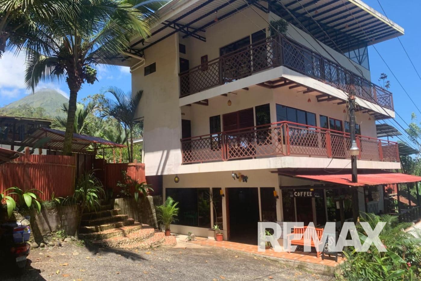 La Fortuna Boutique Hotel for Sale w Volcano Views, photo 9