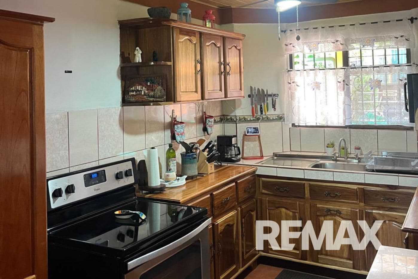 PRICE DROPPED $149K to $135K Tropical 3 bedroom 2 bathroom Private Oasis Near La Fortuna, photo 19