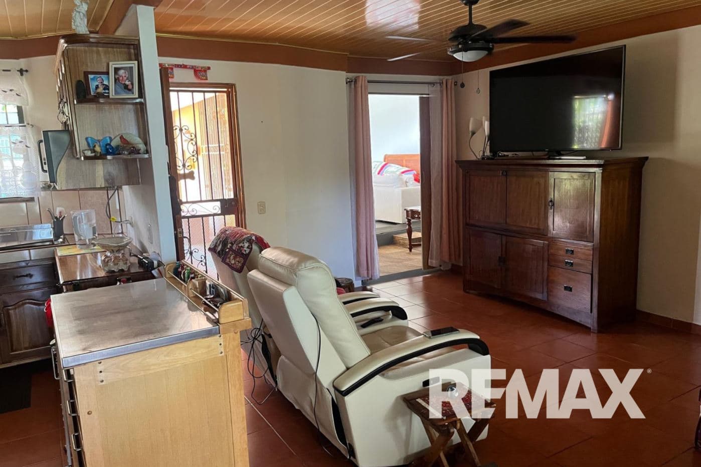 PRICE DROPPED $149K to $135K Tropical 3 bedroom 2 bathroom Private Oasis Near La Fortuna, photo 14
