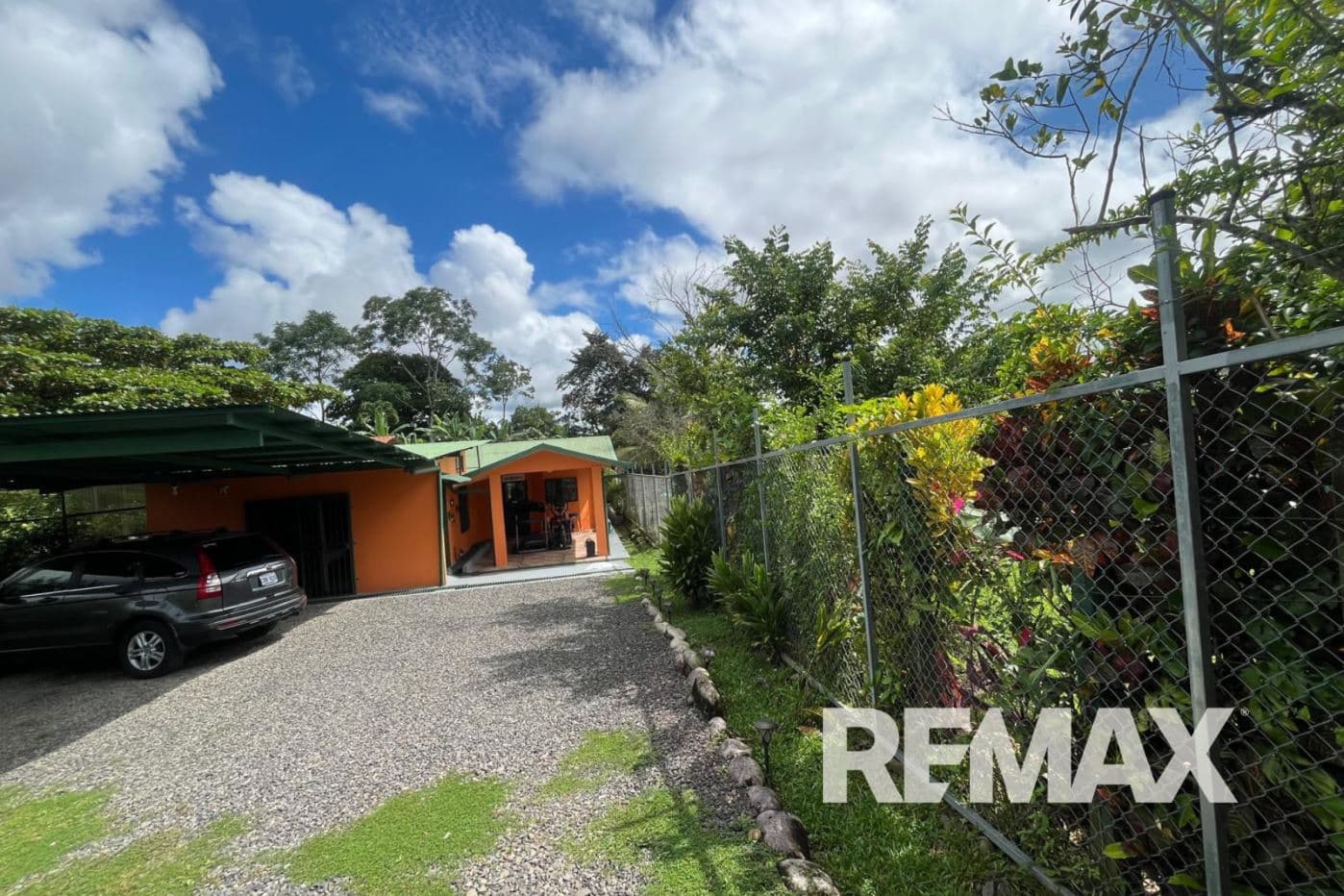 PRICE DROPPED $149K to $135K Tropical 3 bedroom 2 bathroom Private Oasis Near La Fortuna, photo 2