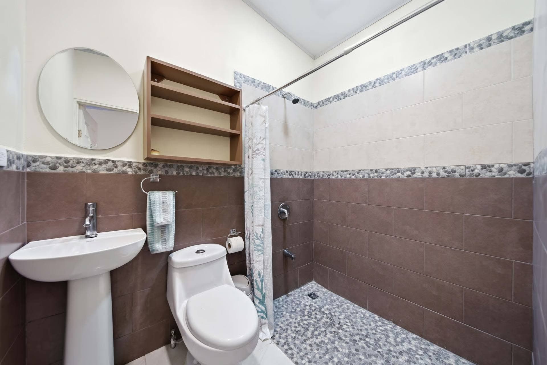 Gated Income Property in the Middle of Sardinal, photo 22