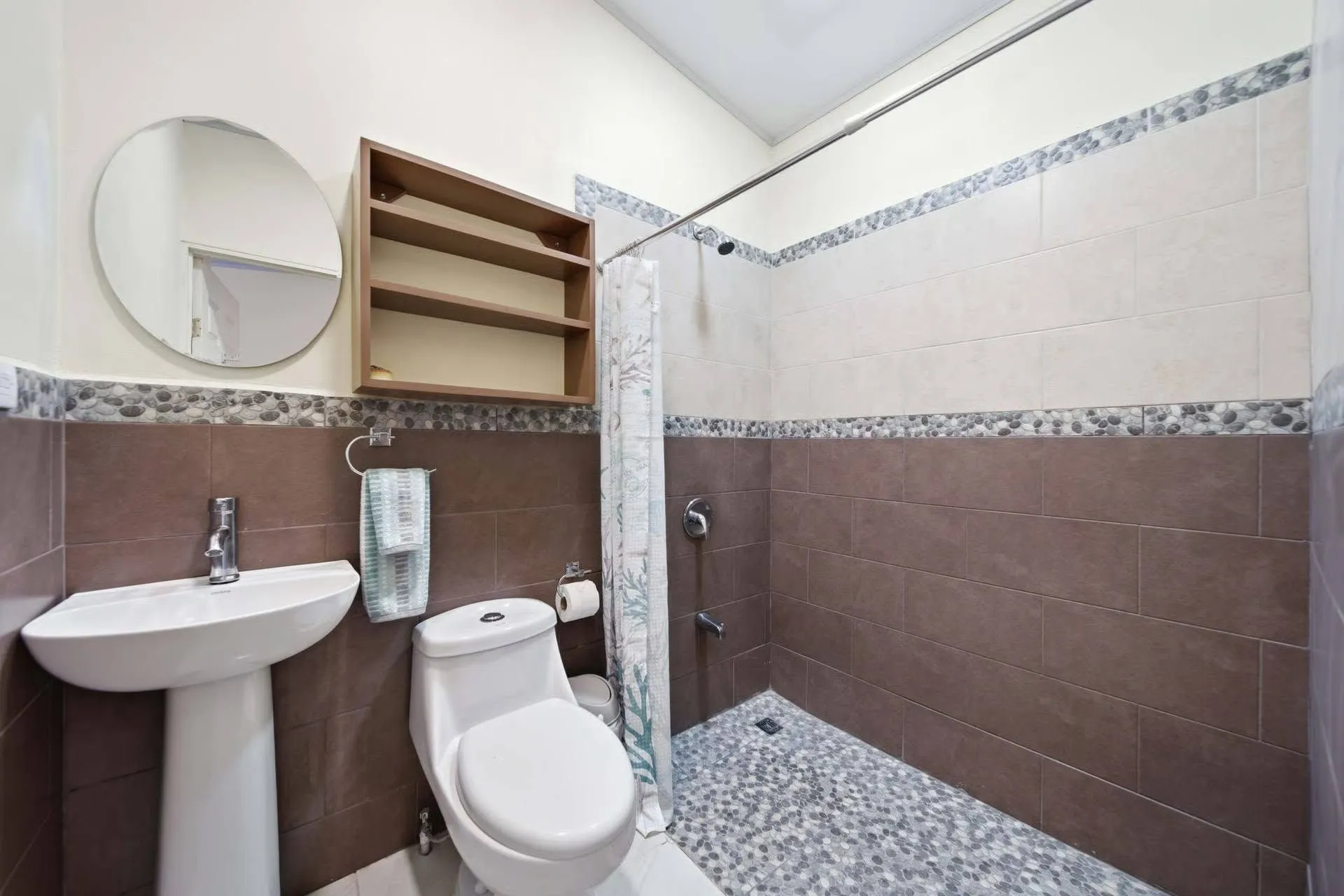 Gated Income Property in the Middle of Sardinal, photo 22