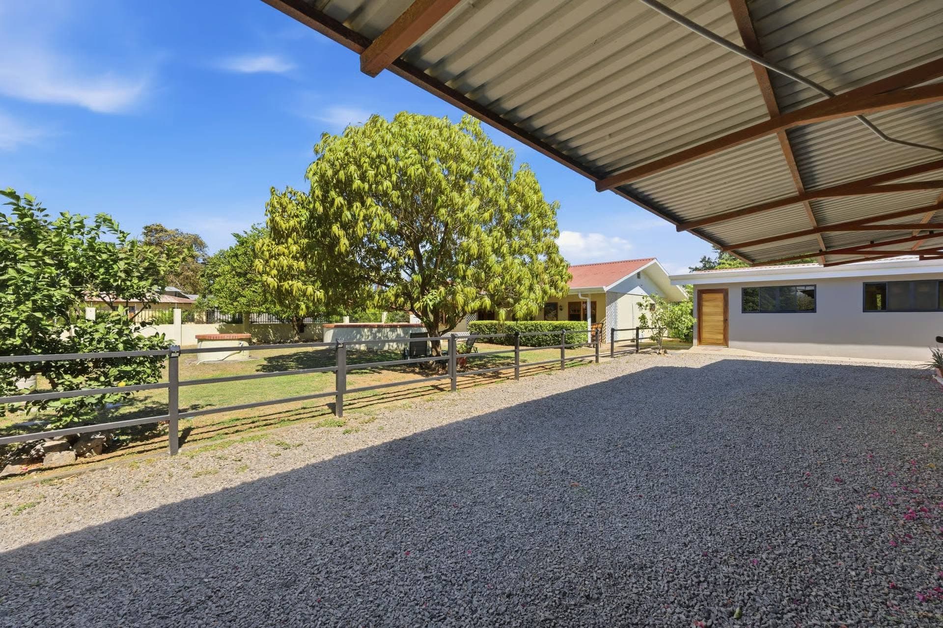 Gated Income Property in the Middle of Sardinal, photo 15