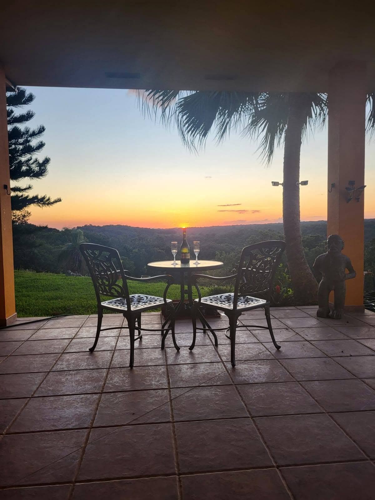 VOLCANIA ESTATE — Villa & Highland Parcel, photo 4