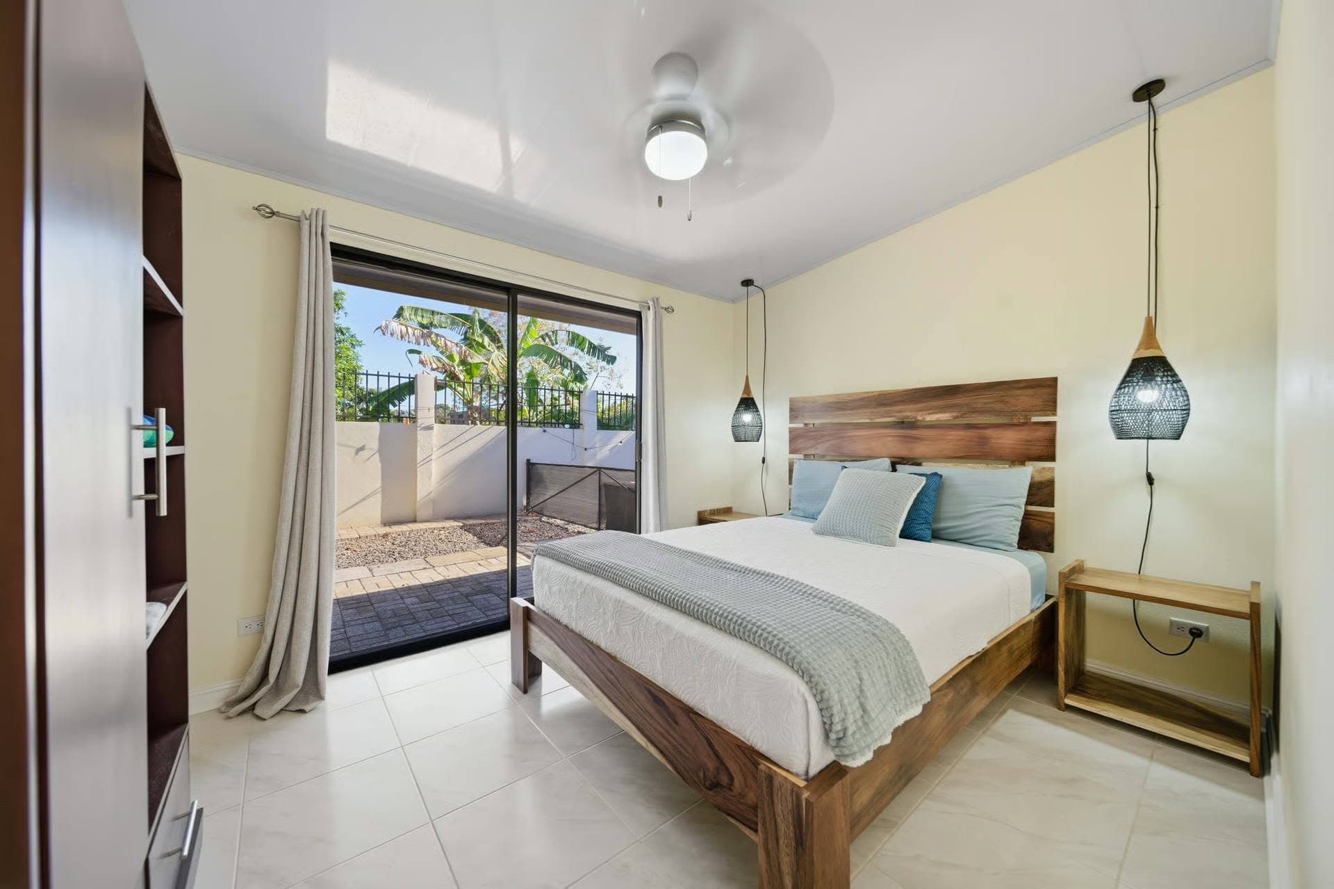 Gated Income Property in the Middle of Sardinal, photo 19