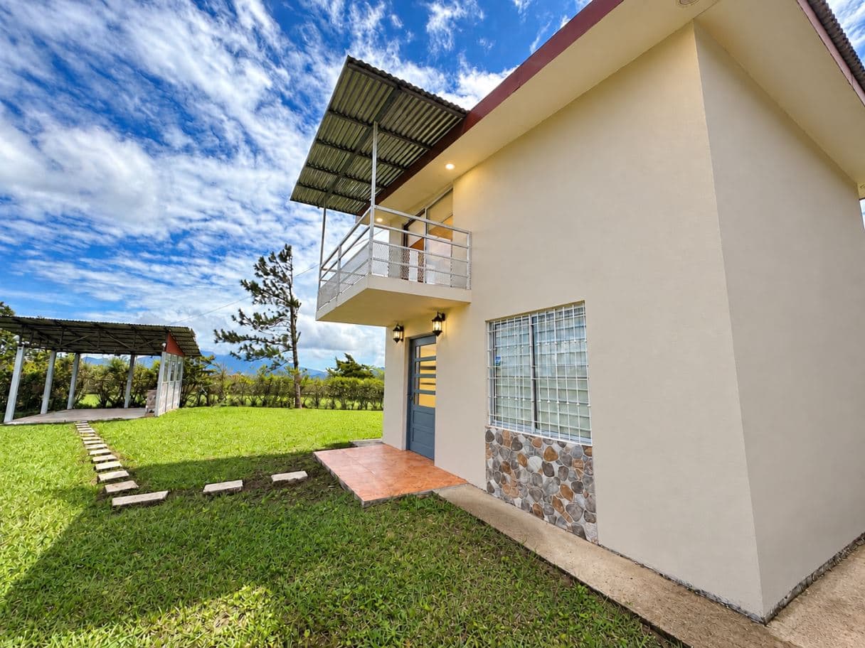 Modern Cabin on Huge Property in Tilaran near Lake Arenal Costa Rica for Sale, photo 13