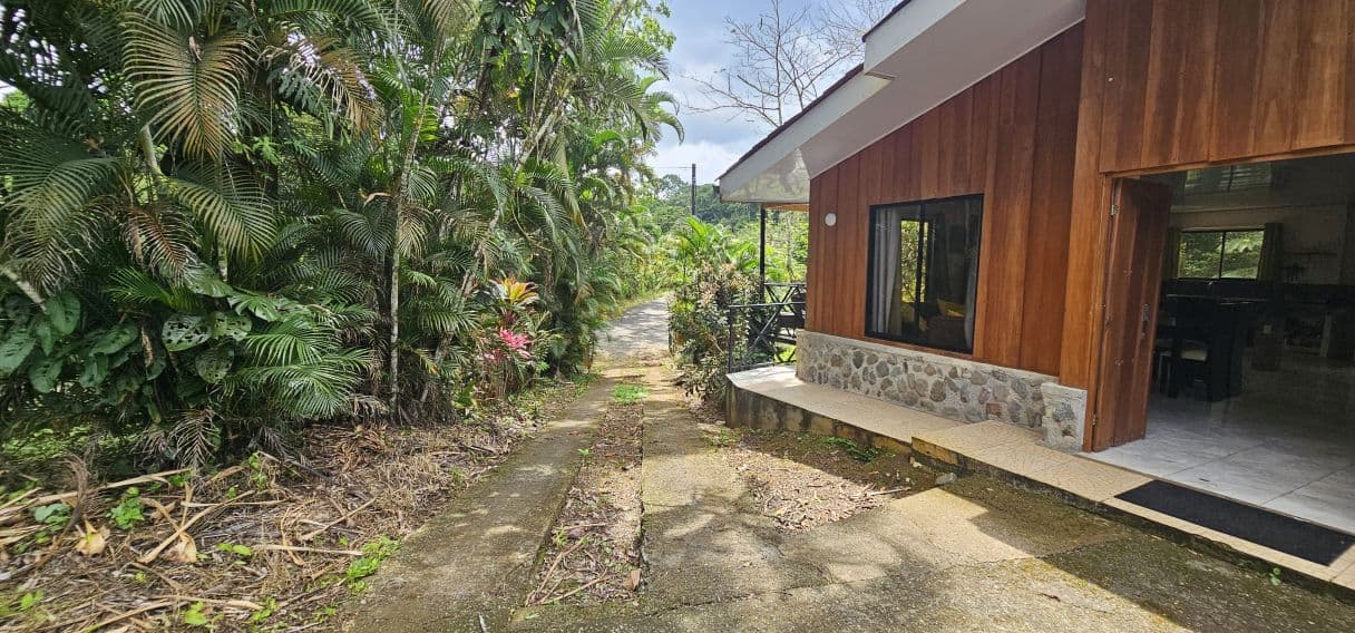 8,000 m² Riverfront Property in La Tigra | Home, Pool, Cabina & Business Potential, photo 17