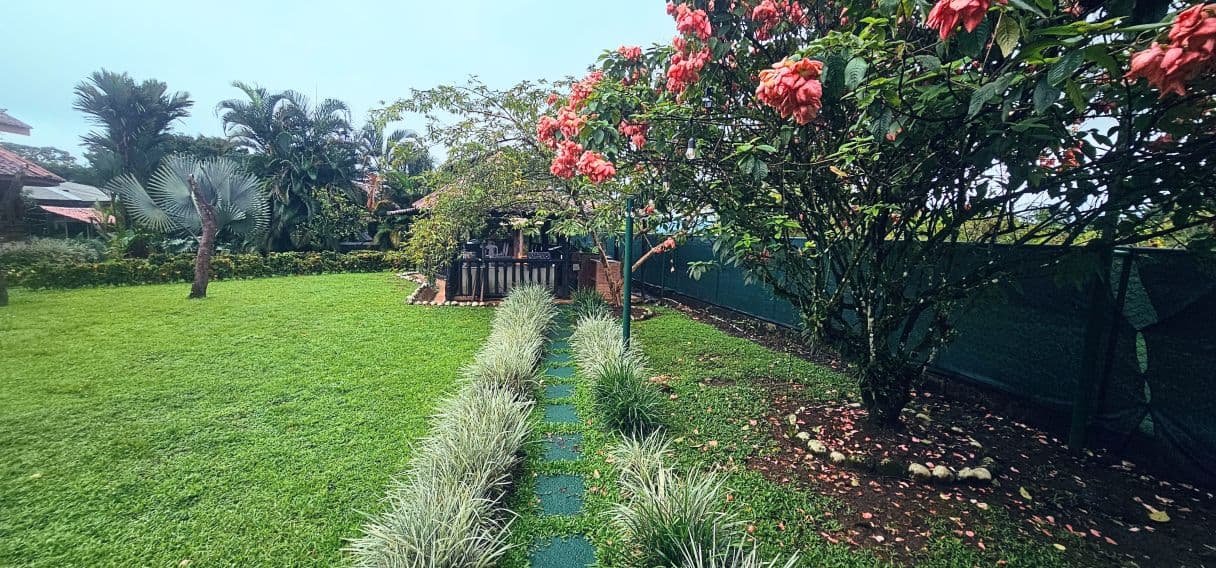 Turnkey Airbnb Property for sale with 3 Cabins Near La Fortuna, photo 20