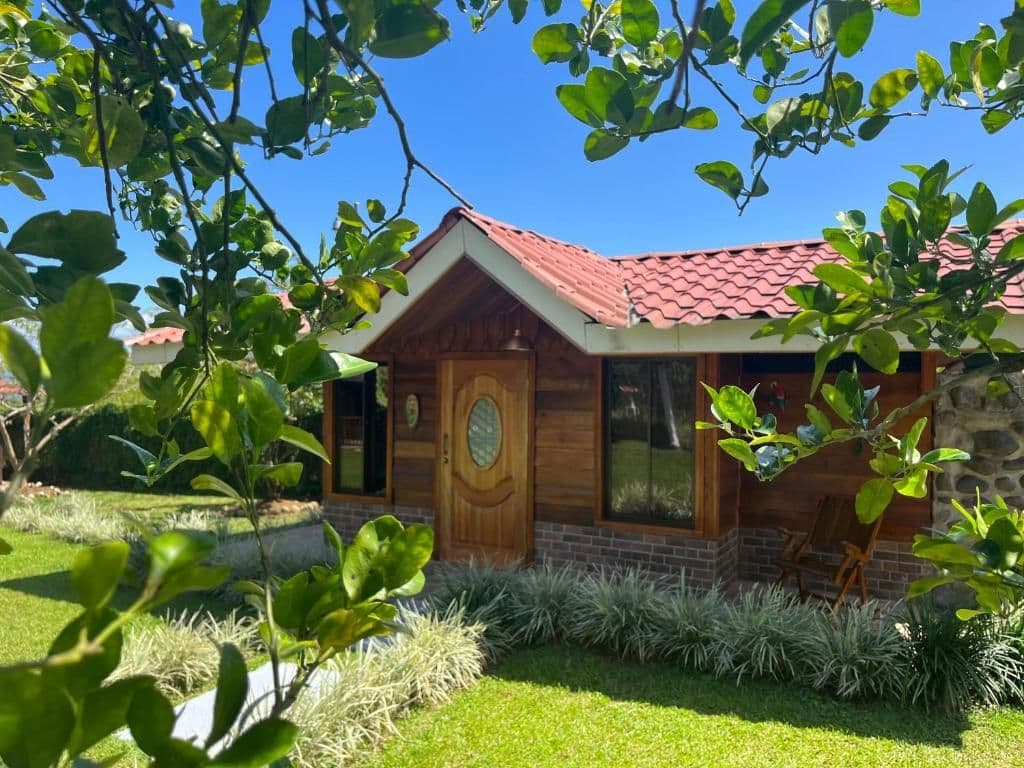 Turnkey Airbnb Property for sale with 3 Cabins Near La Fortuna, photo 2