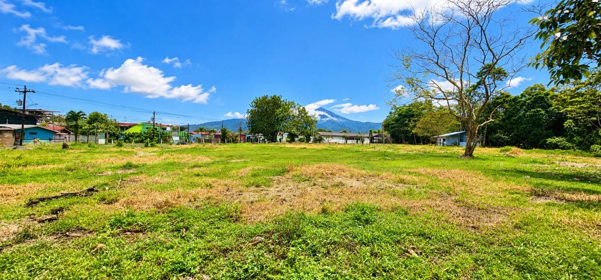 Build in the Heart of La Fortuna – 4,261 m² with Direct Arenal Volcano Views, photo 6