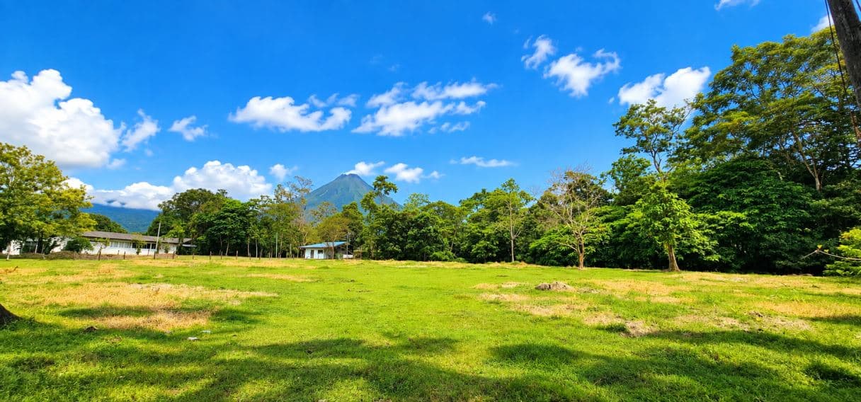 Build in the Heart of La Fortuna – 4,261 m² with Direct Arenal Volcano Views, photo 5