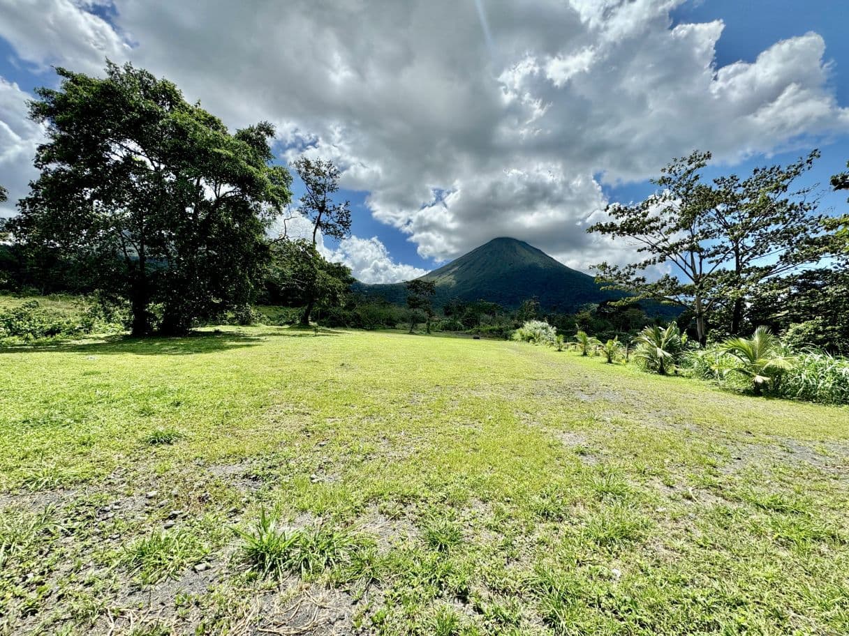 Land for Sale in Downtown La Fortuna with Direct Arenal Volcano View – 5,832 m² | $479,000, photo 5