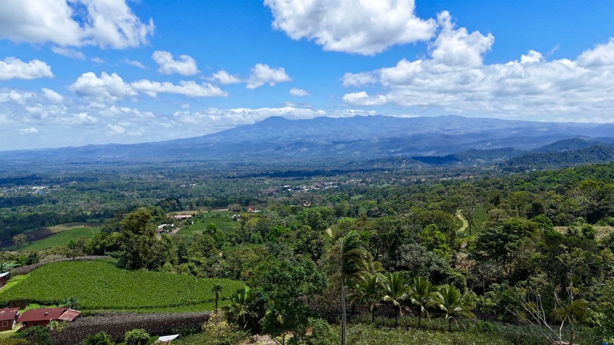 Turnkey Volcano View Renovated Home with a River on 1.4 Acres & 2,000 SF Workshop in La Tigra Near La Fortuna Costa Rica, photo 2