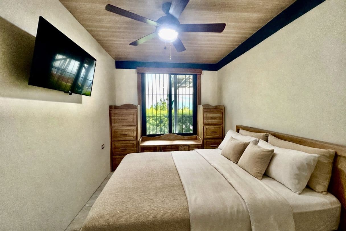 Turnkey Volcano View Renovated Home with a River on 1.4 Acres & 2,000 SF Workshop in La Tigra Near La Fortuna Costa Rica, photo 15