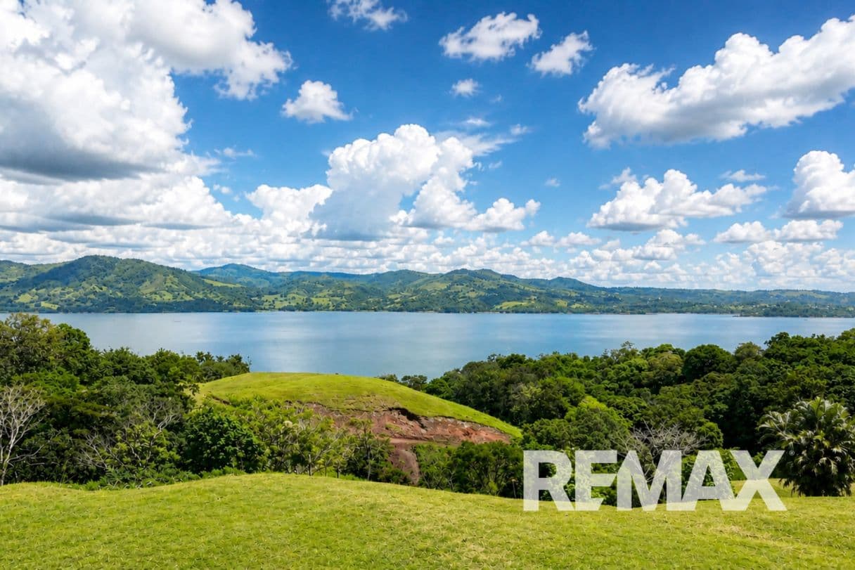 Lake Arenal Guanacaste Luxury Estate | 9 Bedrooms, Guest House, Infinity Pool & Workshop | Villa Alba Nueva, photo 4