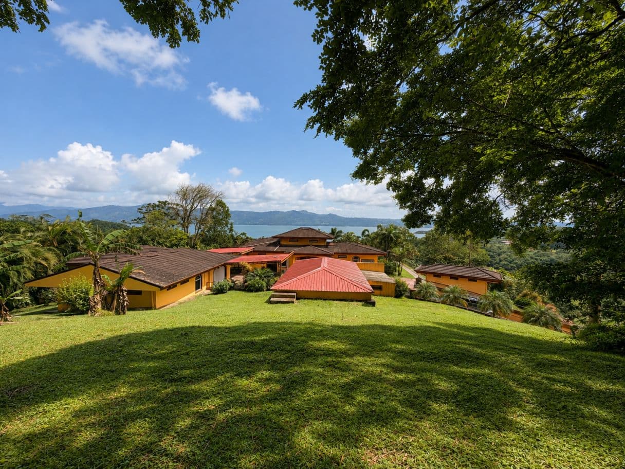 Distinguished Private Estate Villa Tranquila with Panoramic Lake Arenal Views, Guest House & Heated Indoor Pool, photo 6