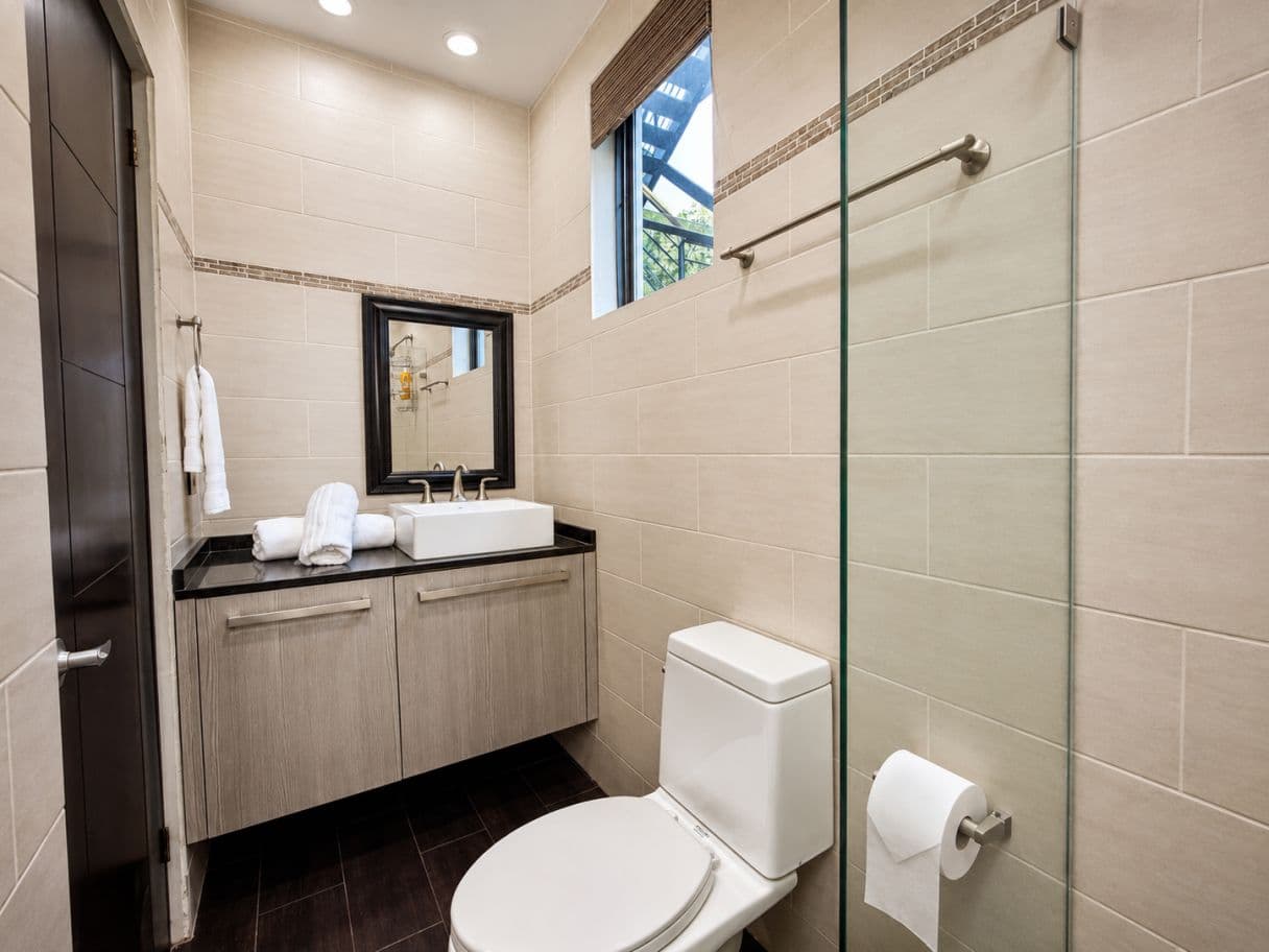 Lake Arenal Condominium Building | Three Private Suites | Lake Views | Walk To Marina, photo 15