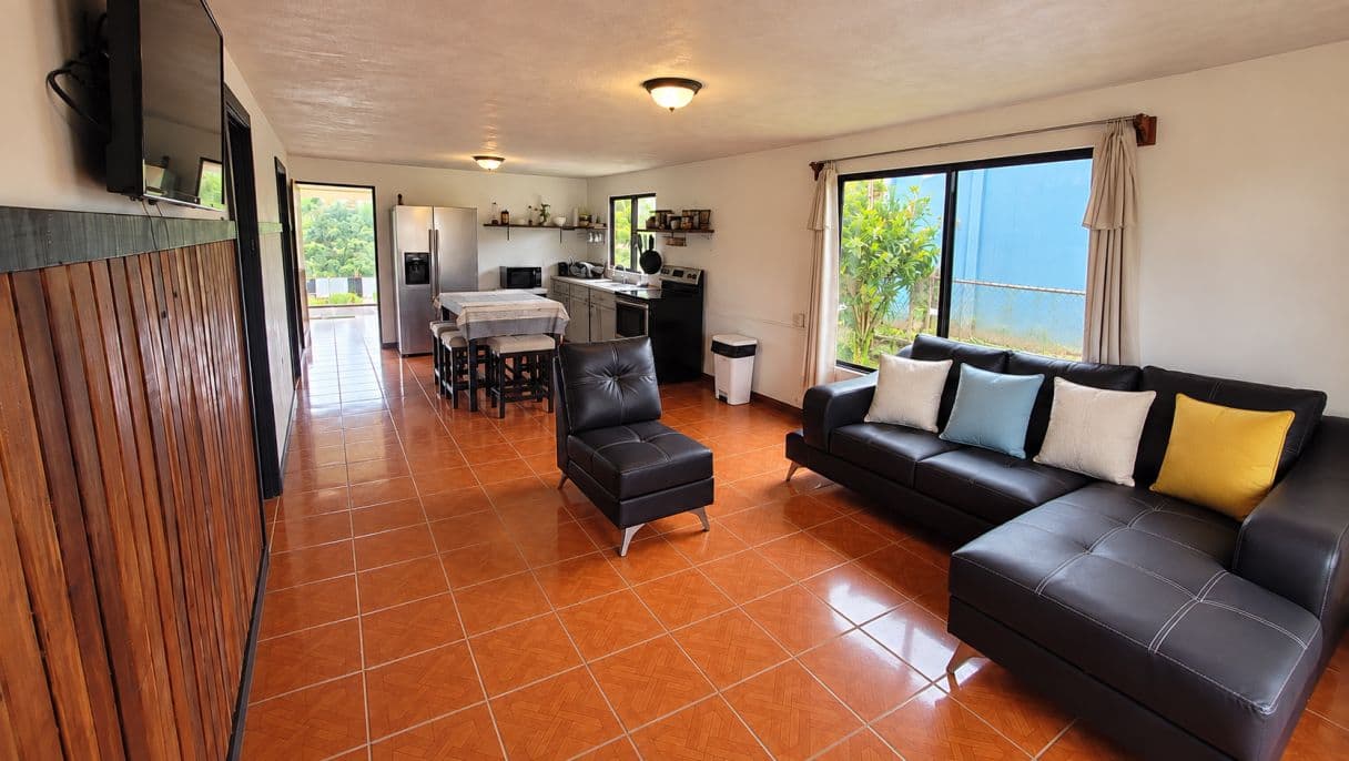 A Traditional Costa Rican Home with Character in Tronadora, photo 7