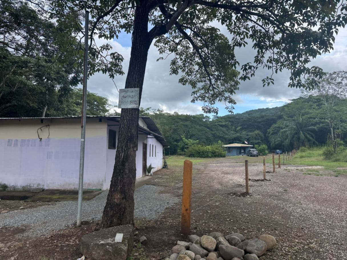 Commercial Lot with a House and Three Rental Cabins, Offering Business Potential Along Route 1 — Lourdes de Abangares, photo 9