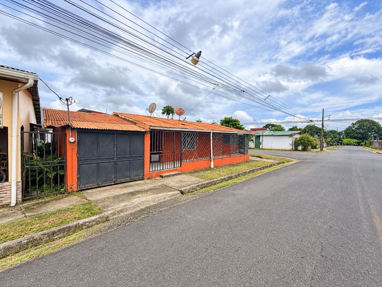 House for Sale in Downtown Upala, photo 2