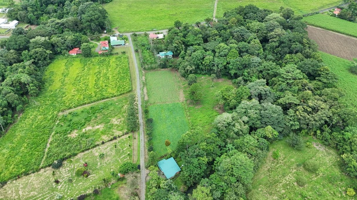 Strategic 5000m2 Lot and High-Yield Opportunity 5 minutes from La Fortuna, photo 10