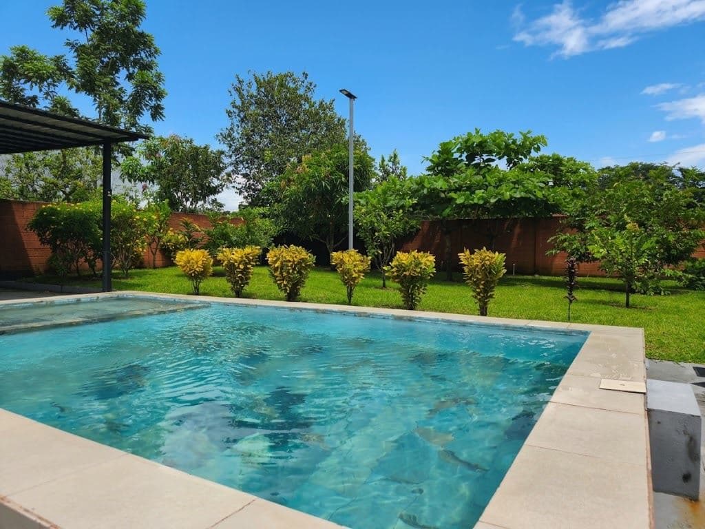 Group Vacation Rental w Private Pool, Just 10 Minutes from La Fortuna