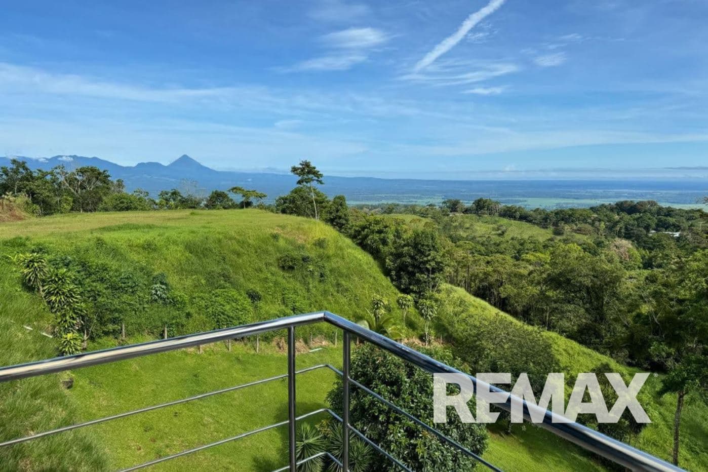 Ultra-modern Mansion for sale near La Fortuna in Ciudad Quesada, 4 Levels, Elevator, Indoor Pool and Jacuzzi w Volcano Views, photo 5