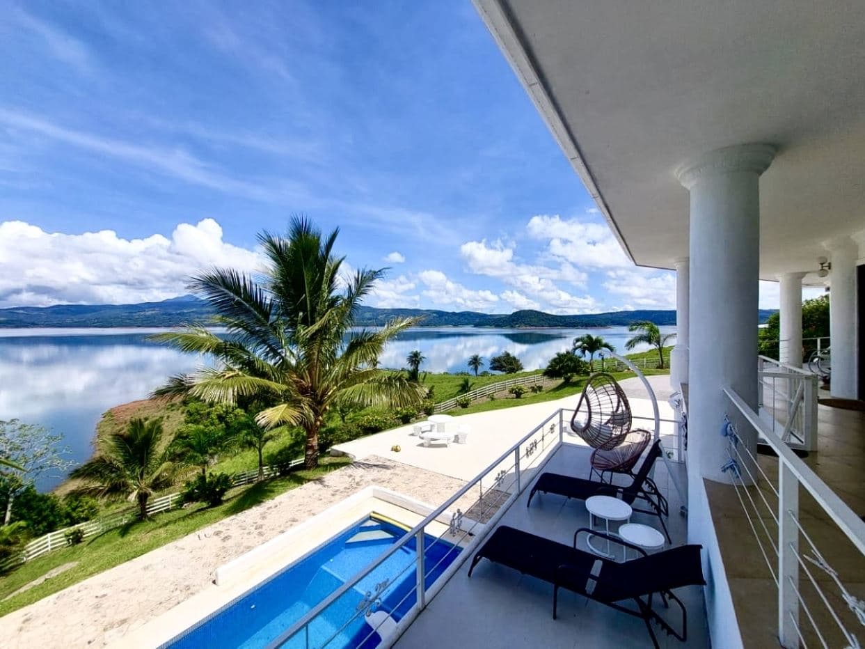 Paradise Island Ranch – Lakefront Retreat & Lifestyle Investment in Lake Arenal Tronadora Costa Rica, photo 2
