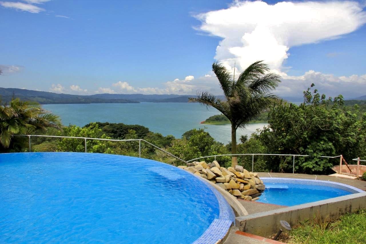 Luxury Hilltop Condo with Panoramic Lake Arenal & Volcano Views — Modern Retirement Living with Strong Vacation Rental Potential, photo 4