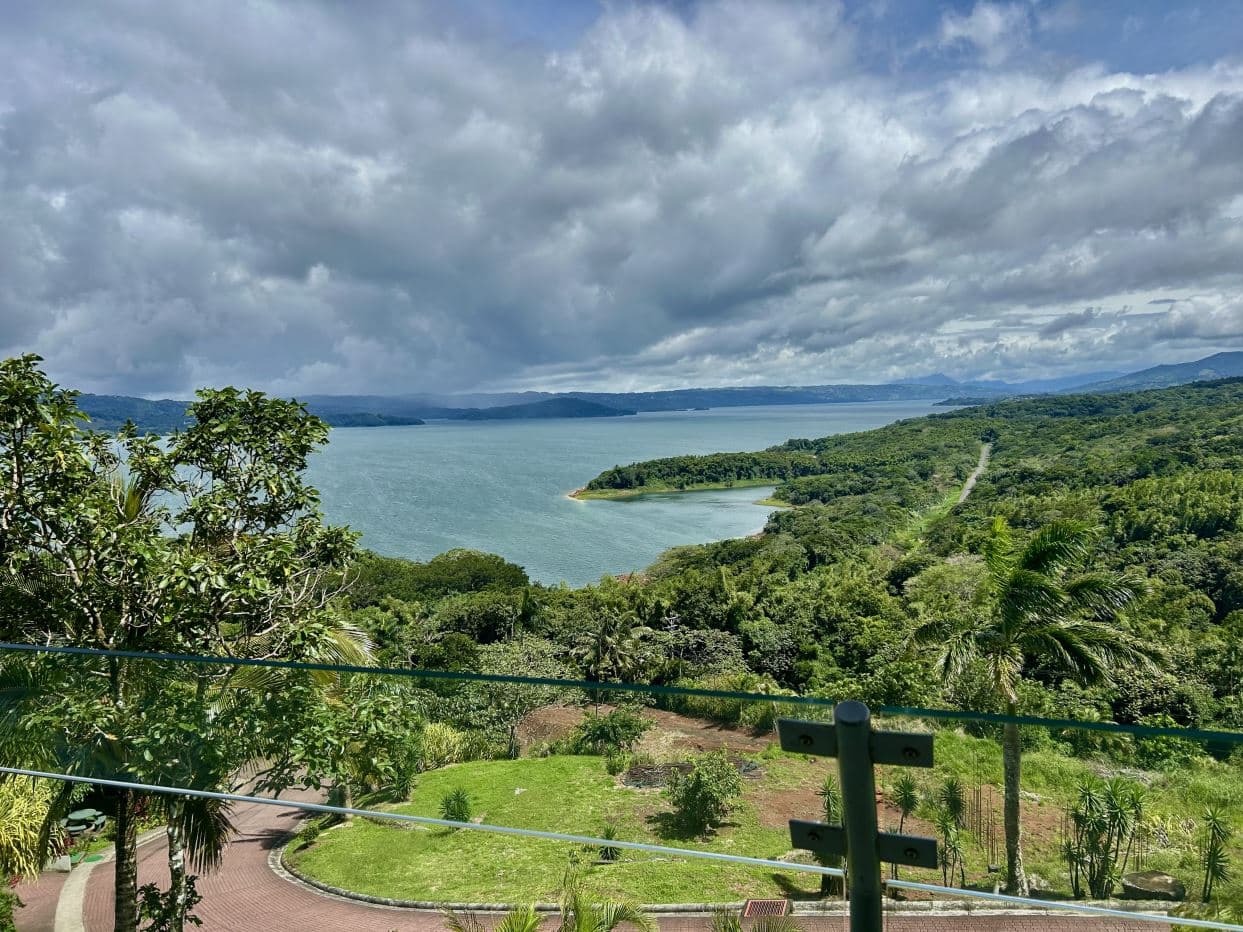 Luxury Hilltop Condo with Panoramic Lake Arenal & Volcano Views — Modern Retirement Living with Strong Vacation Rental Potential, photo 2