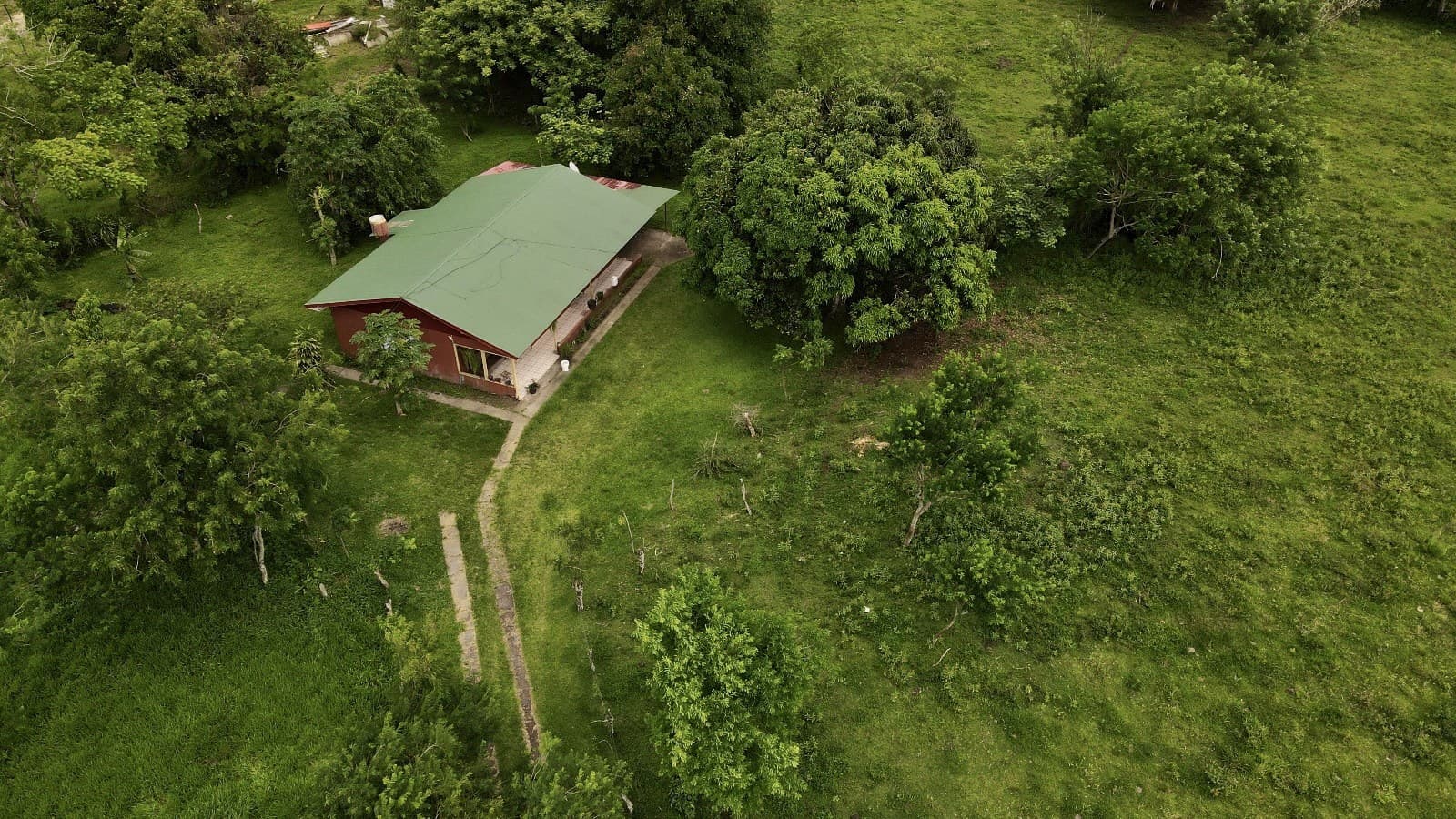 Lake view property, photo 2