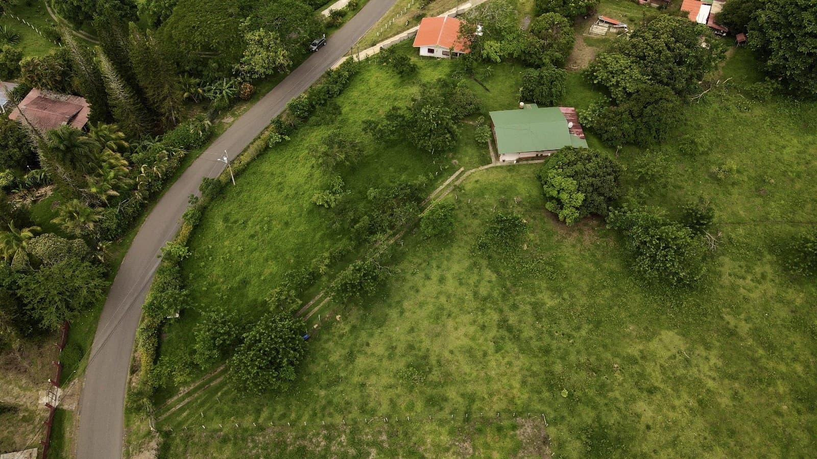 Lake view property, photo 4