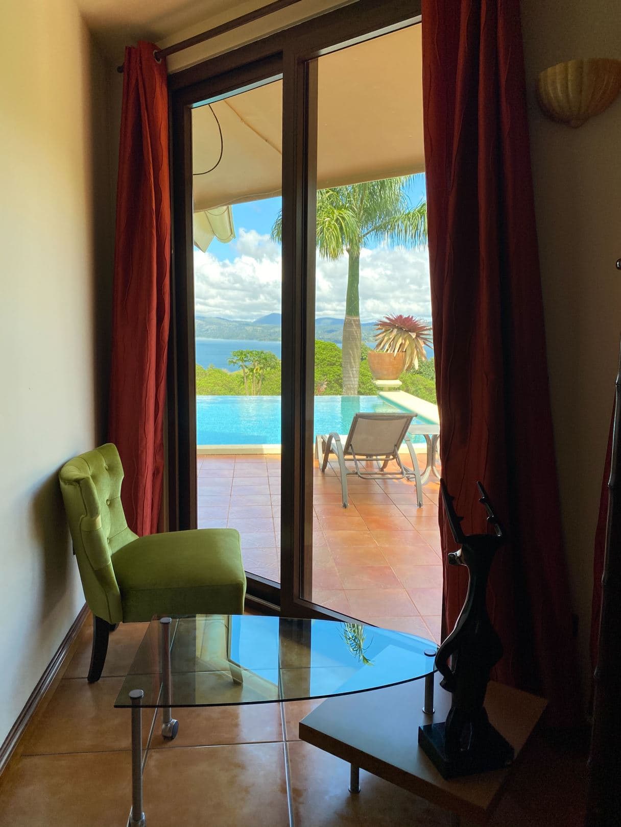 LUXURY MOUNTAIN VILLA AT LAKE ARENAL FOR SALE WITH SPECTACULAR VIEW OF Lake Arenal, photo 15