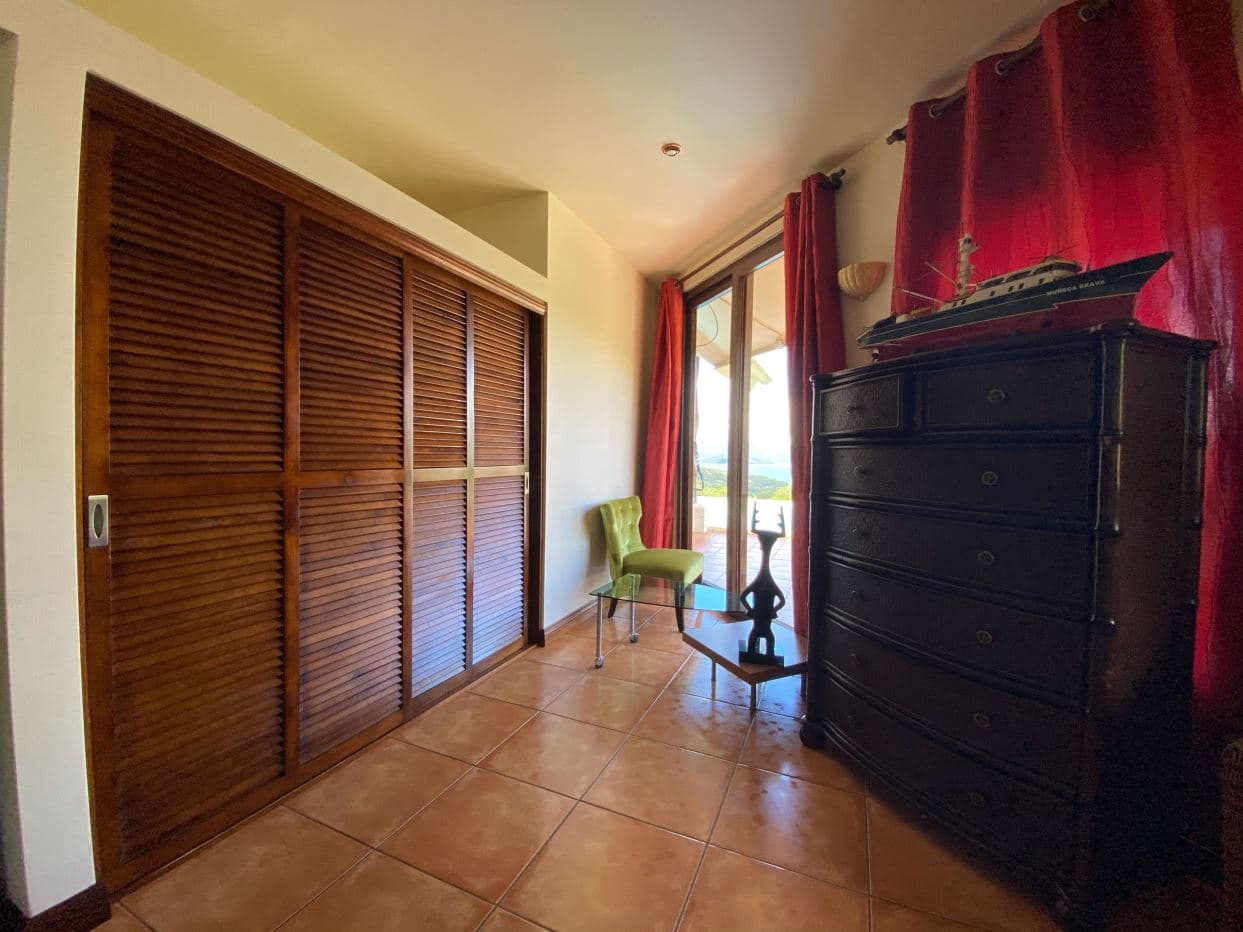 LUXURY MOUNTAIN VILLA AT LAKE ARENAL FOR SALE WITH SPECTACULAR VIEW OF Lake Arenal, photo 12