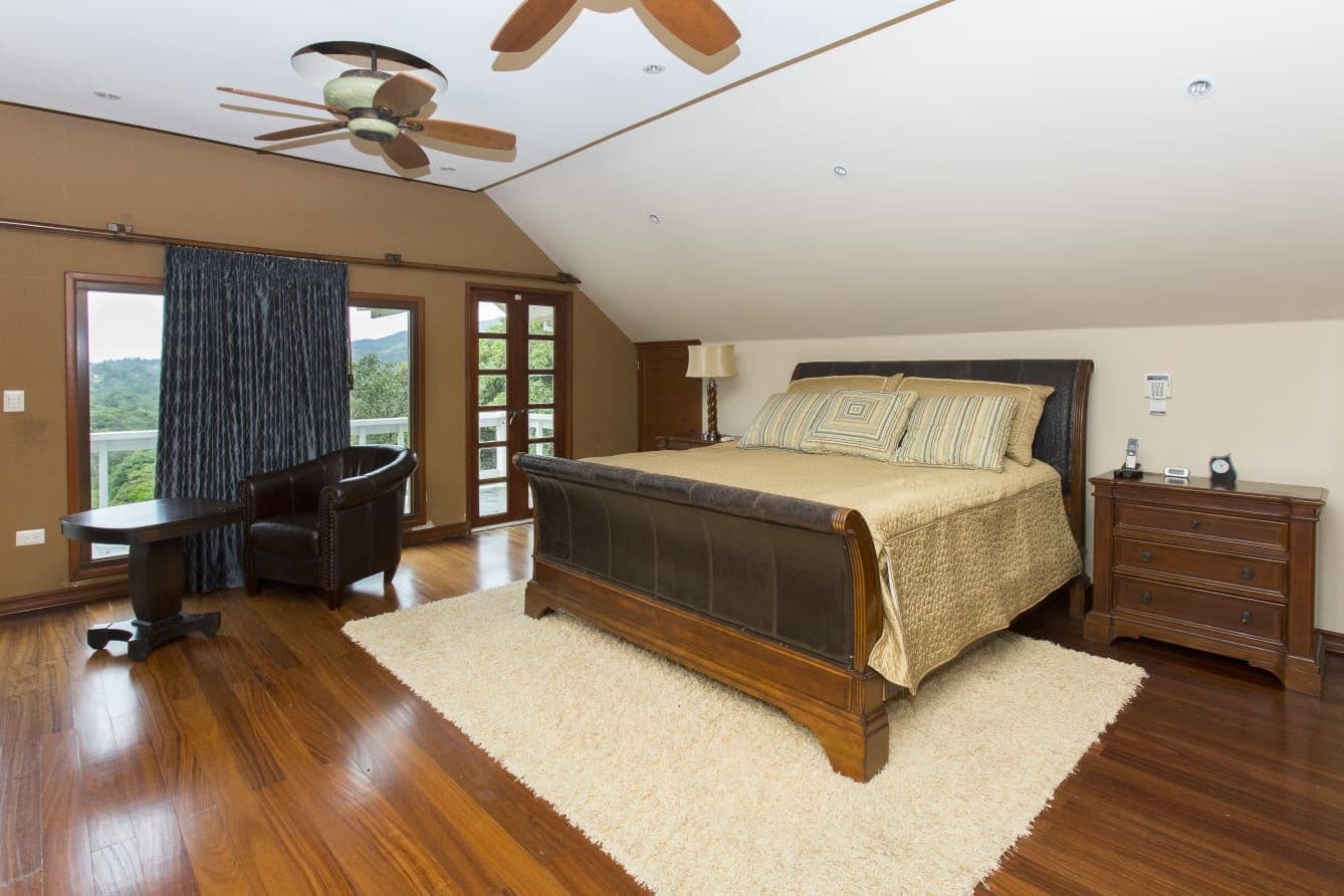 Luxurious “Tronadora”Lake Arenal Mansion for Sale with Picturesque Country Views and Lake Views, photo 9