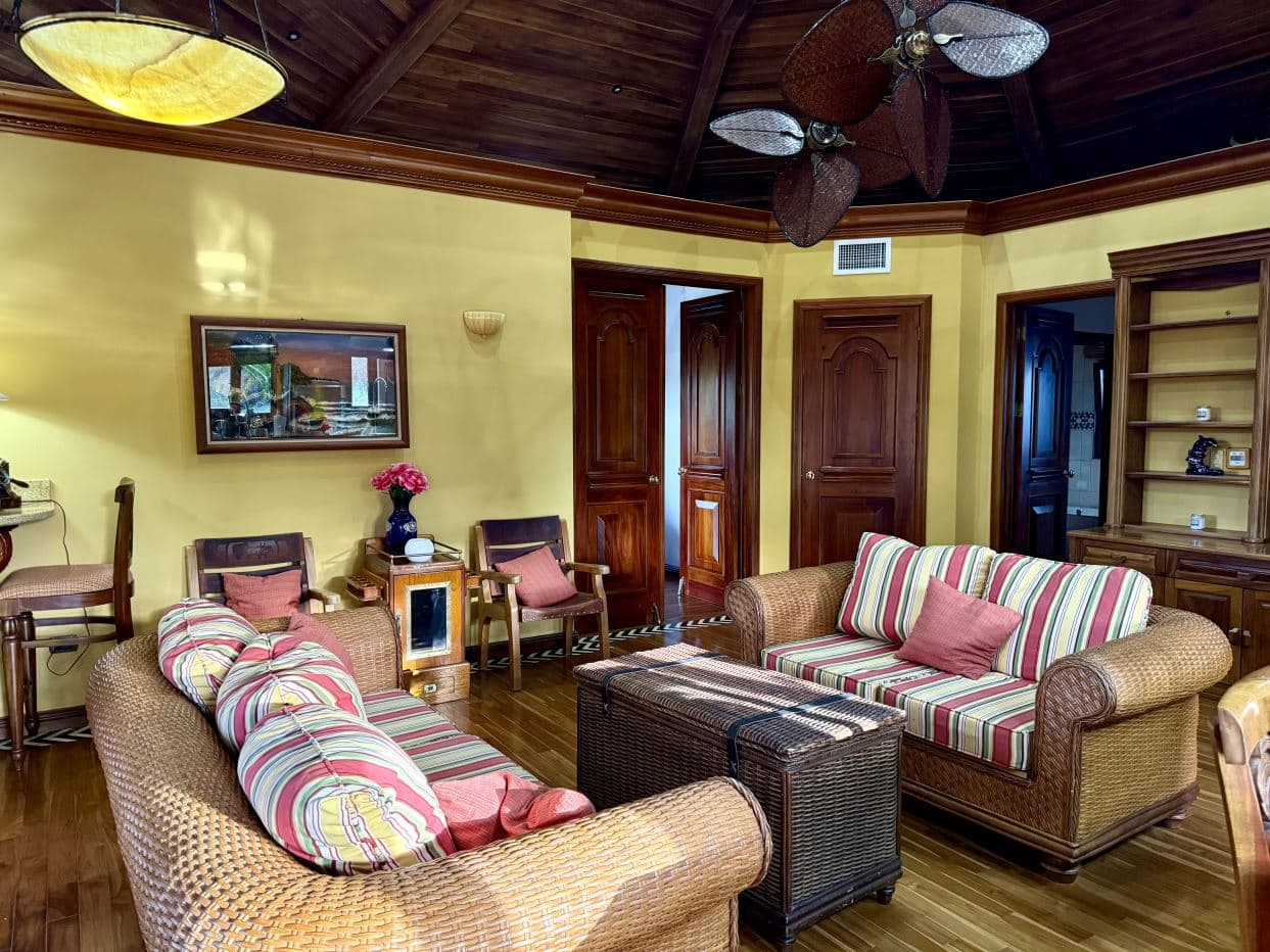 Luxury Lakefront Villa at Lake Arenal, photo 5