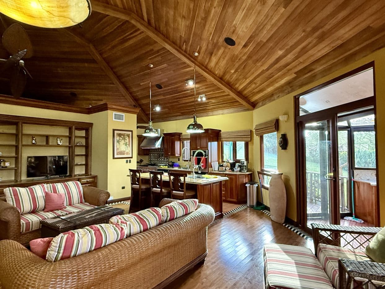 Luxury Lakefront Villa at Lake Arenal, photo 6