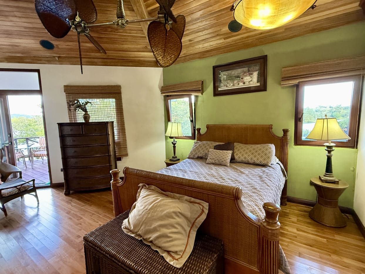 Luxury Lakefront Villa at Lake Arenal, photo 9