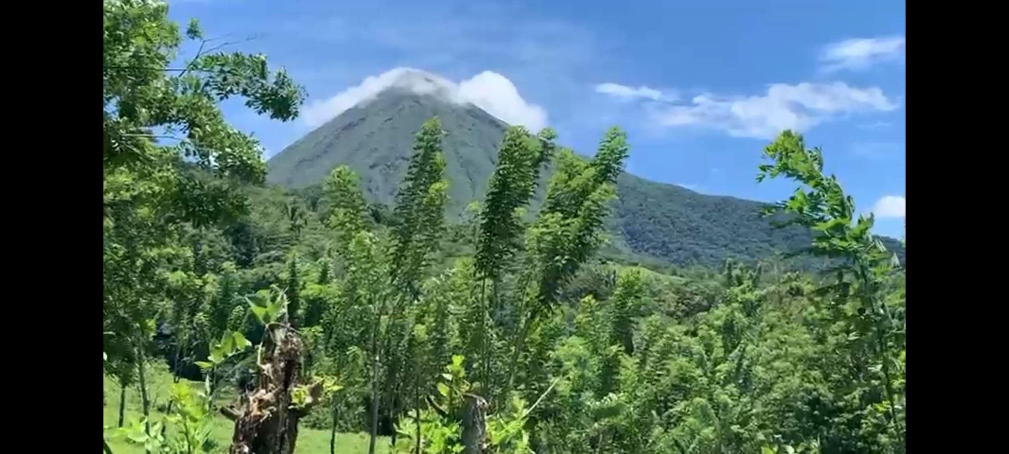 Prime Lot in La Fortuna – Steps from La Fortuna Waterfall with views of the volcano, photo 4
