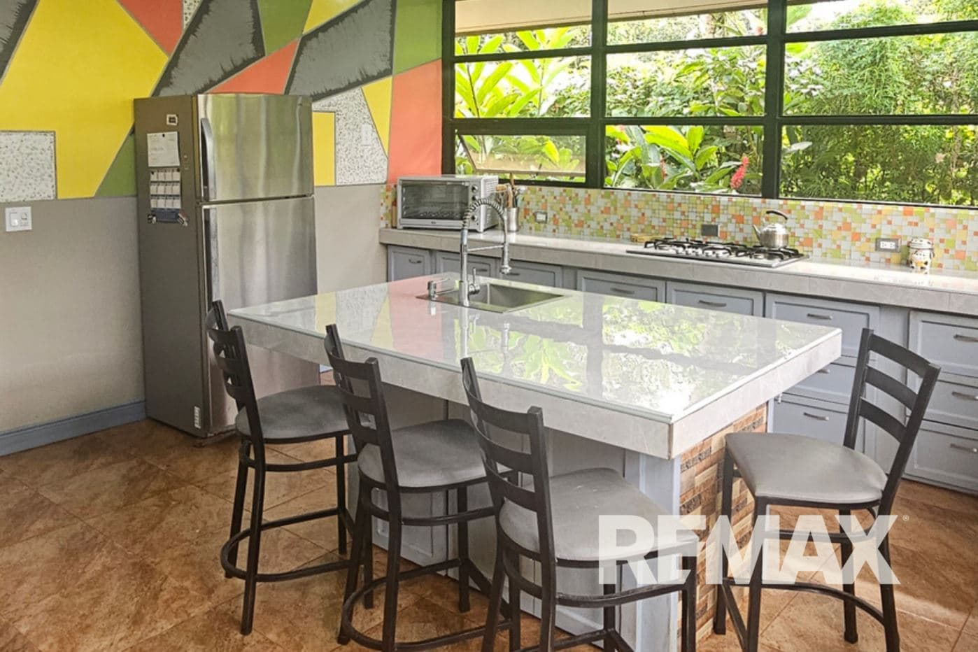 Spacious 3-Bed, 2-Bath Bungalow on a Large, Fenced Property Near La Fortuna – Garage with Guest House Potential!, photo 5