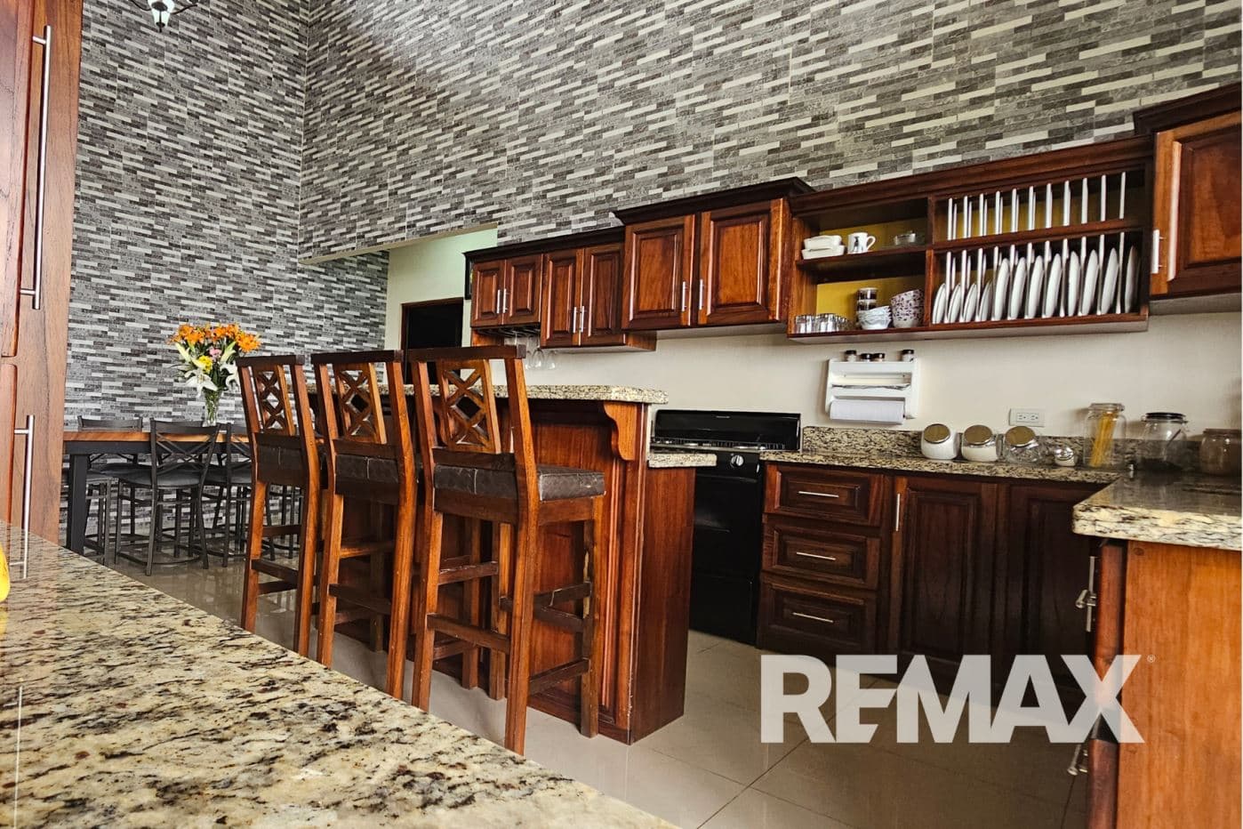 Off-Grid Mountain Home with Multiple Volcano Views on 5,775 m² – La Balsa, San Ramón, photo 5