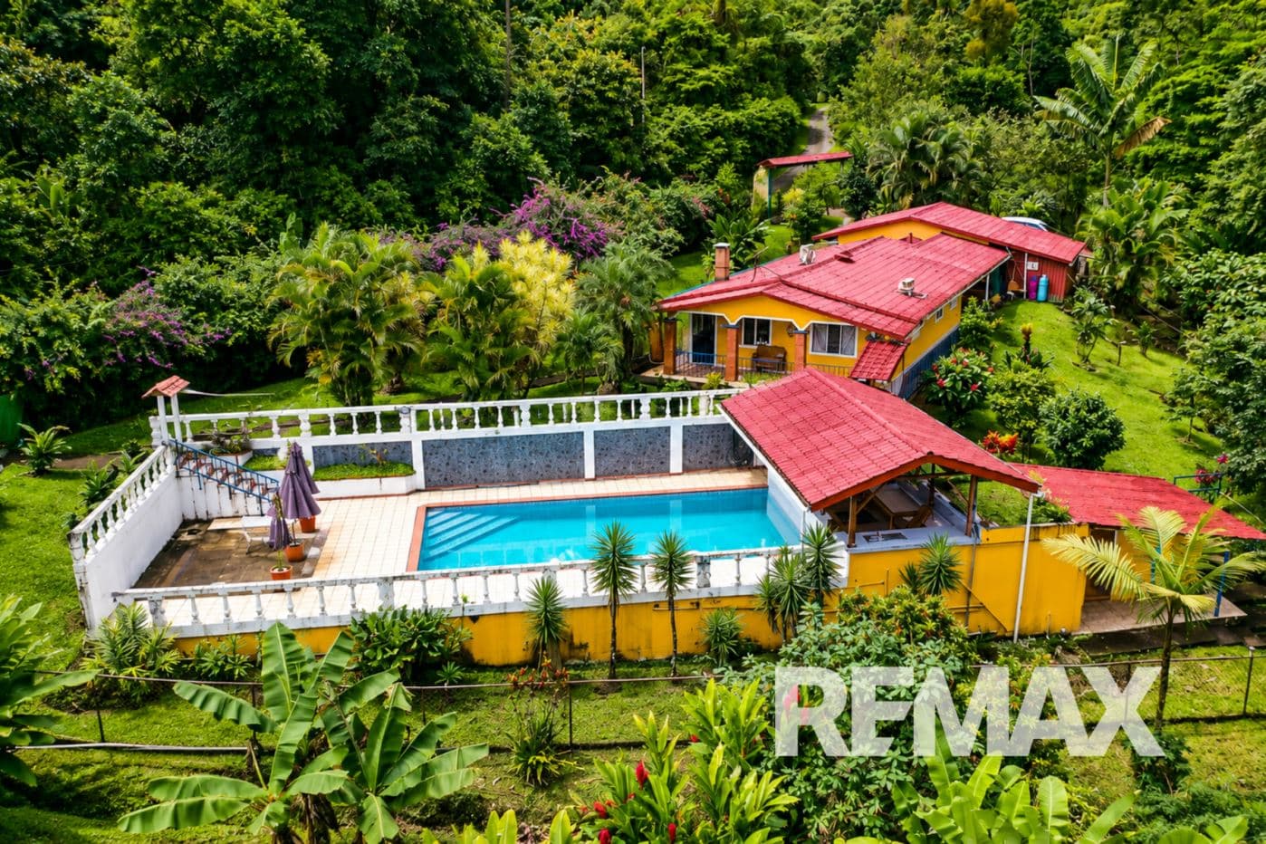 17-Acre Estate with Pool, Guest House & Income Potential Near La Fortuna