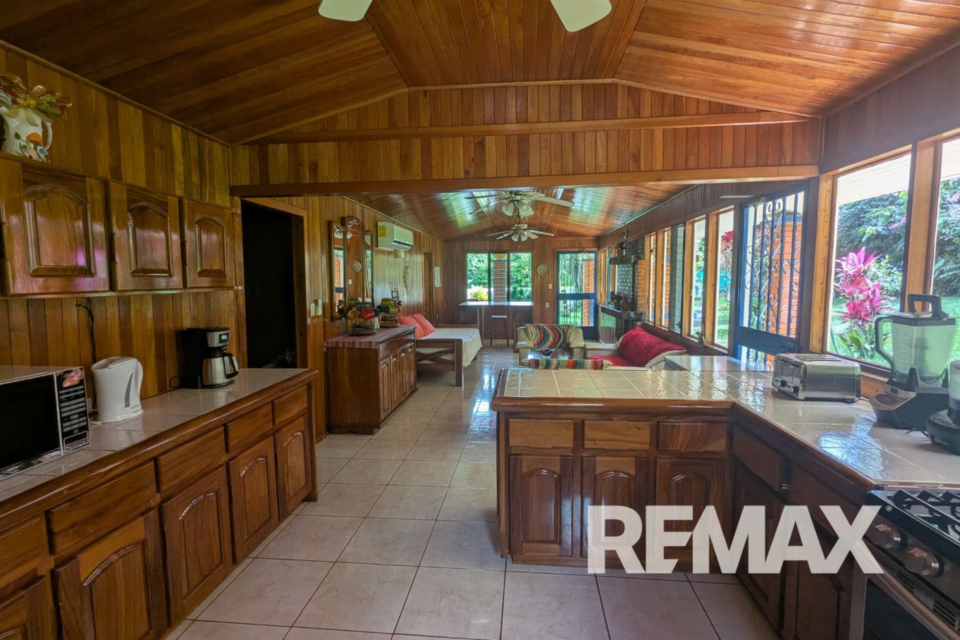 17-Acre Estate with Pool, Guest House & Income Potential Near La Fortuna, photo 14