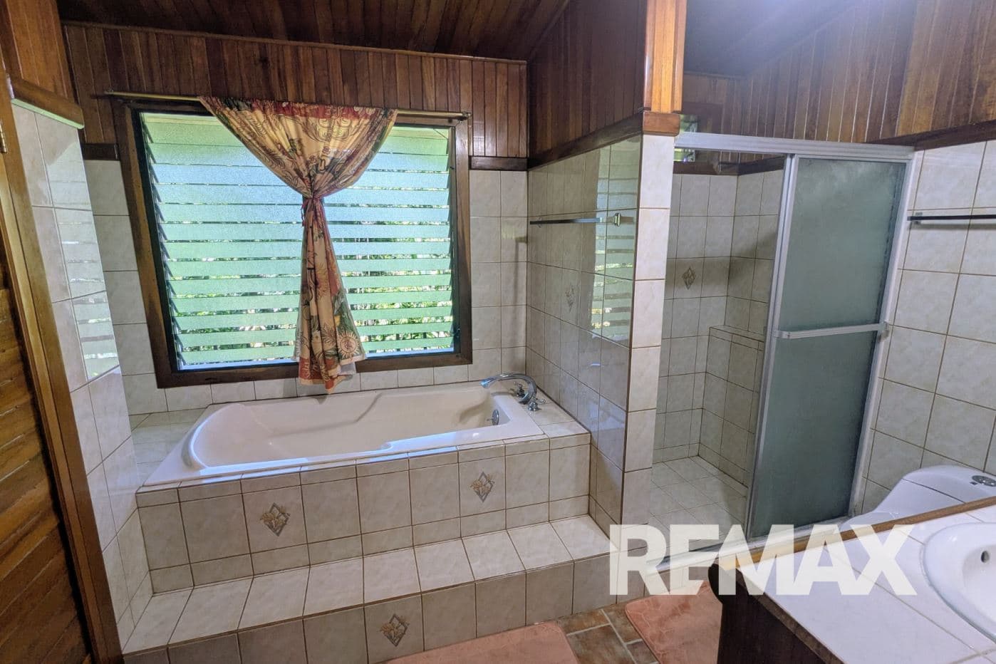 17-Acre Estate with Pool, Guest House & Income Potential Near La Fortuna, photo 19