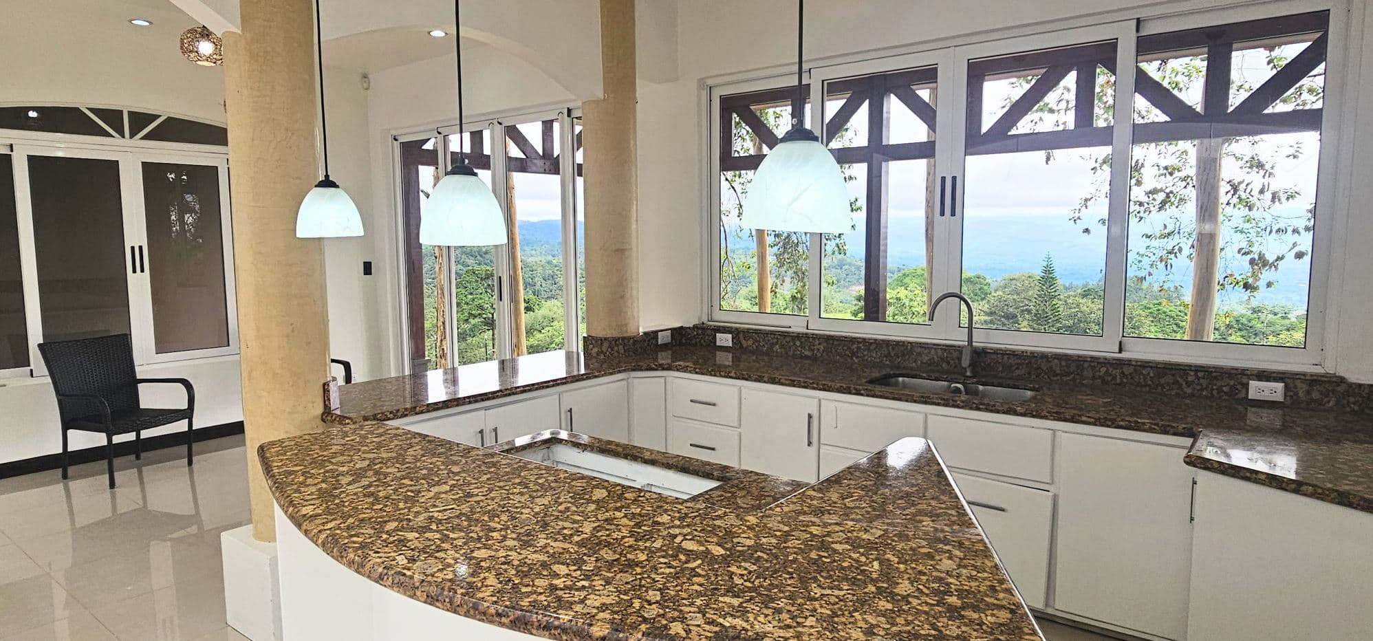 Spacious Family Home with Arenal Volcano Views in Florencia, photo 7