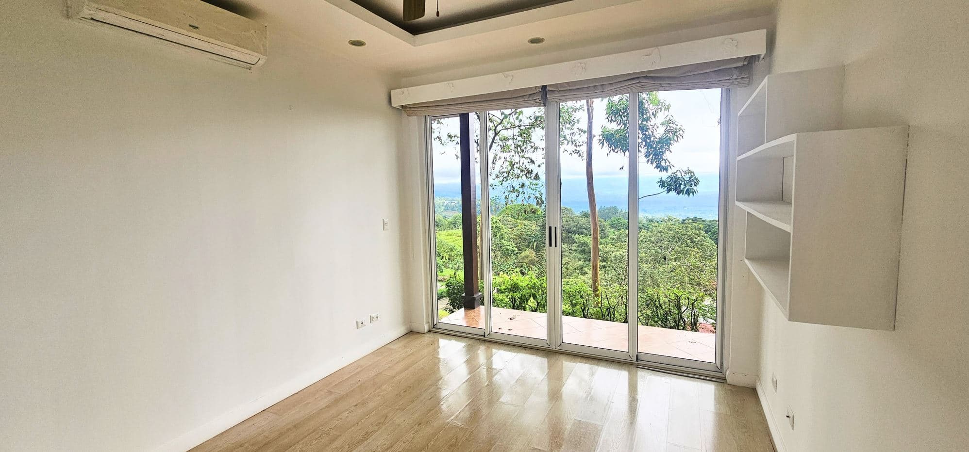 Spacious Family Home with Arenal Volcano Views in Florencia, photo 16