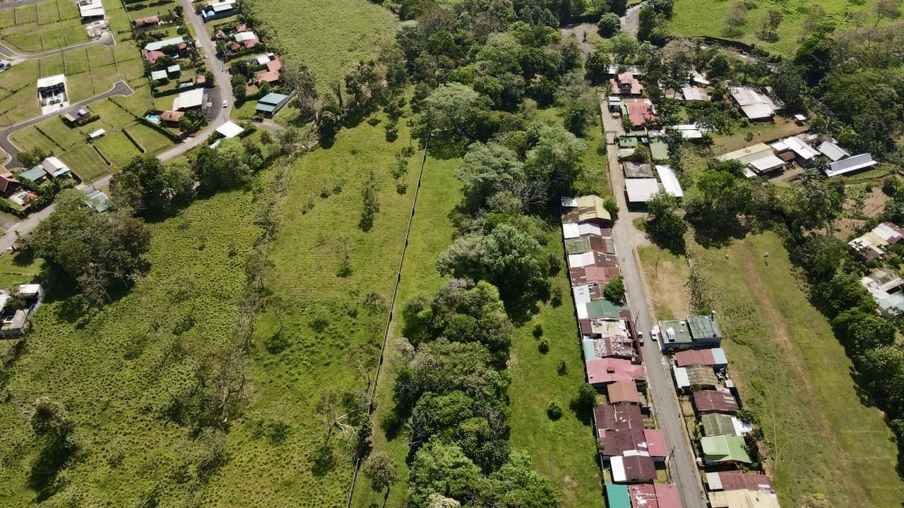 For sale: 3.5-hectare property in La Fortuna with a small creek and just minutes from downtown., photo 4