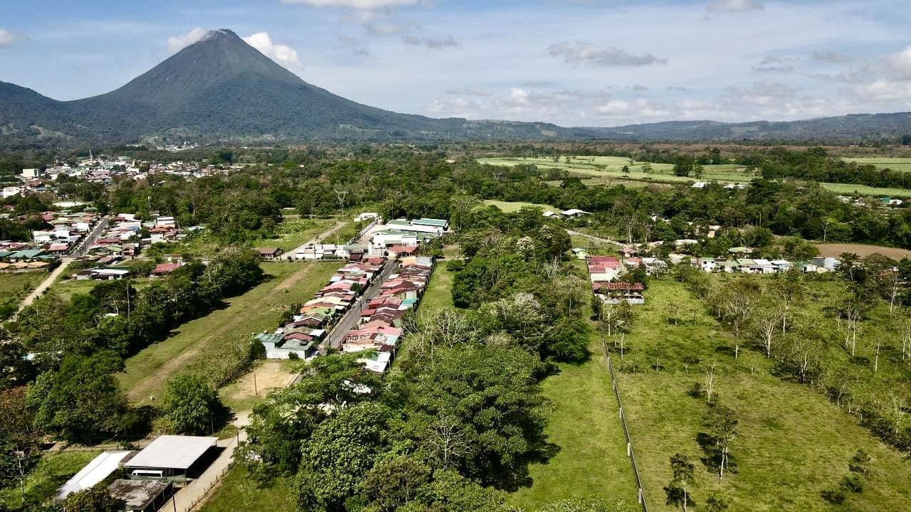 For sale: 3.5-hectare property in La Fortuna with a small creek and just minutes from downtown., photo 3
