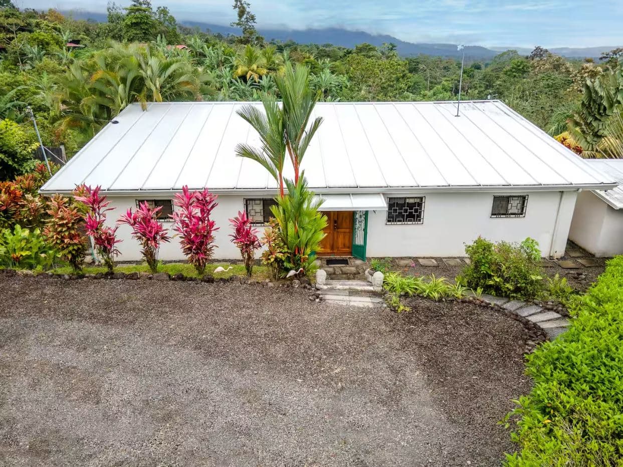 !!Price reduction!! Property for Sale 5 Minutes from Downtown La Fortuna – 2 Independent Homes, Ideal for Airbnb or Living, photo 24